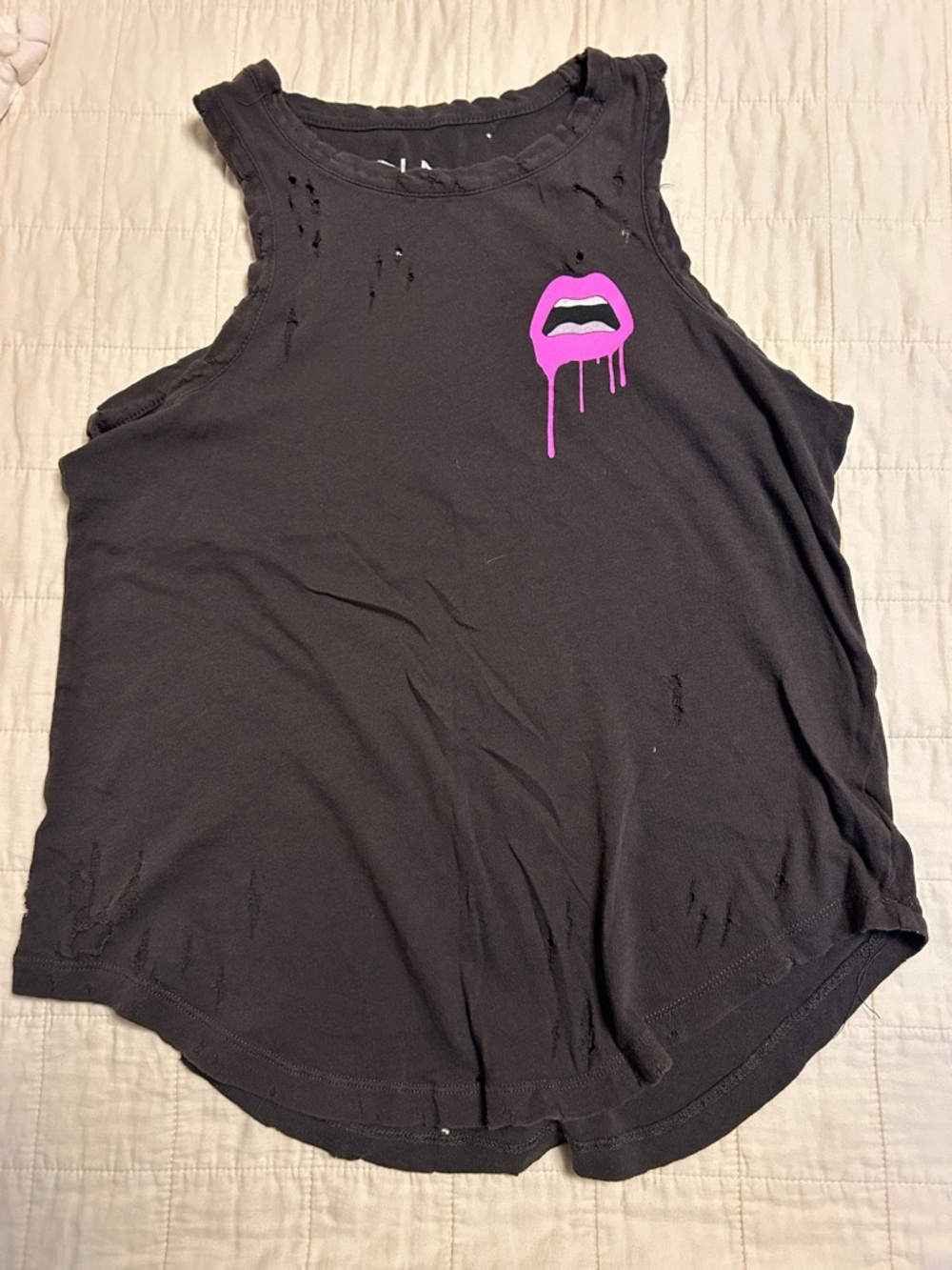 Women’s distressed workout tank top